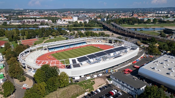 Deutschland, Sachsen, Dresden, auf dem Foto in der mitte das Heinz-Steyer-Stadion Dresden, Fußballstadion mit Leichtathletikanlage im Stadtteil Friedrichstadt