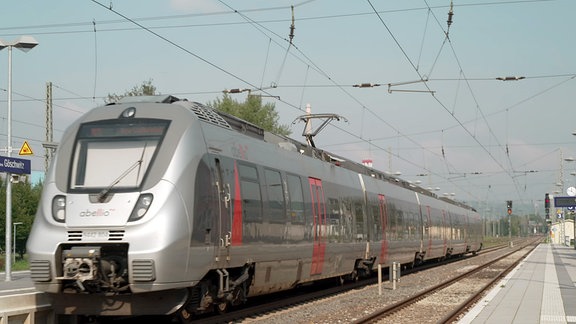 Ausbau Bahnstrecke: Ein Abellio Zug im Bahnhof Jena-Göschwitz