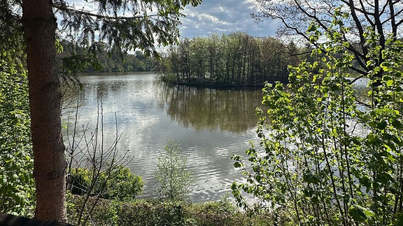 Blick auf die Talsperre vom Campingplatz aus