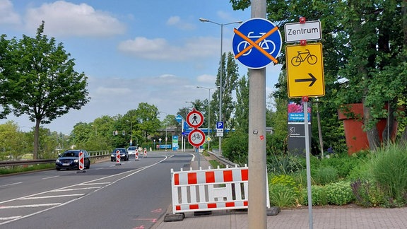 Ein abgesperrter Radweg