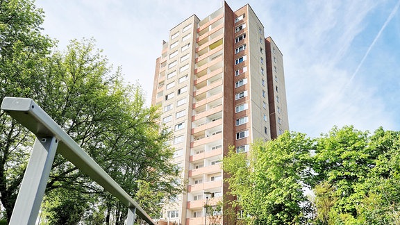 Ein Plattenbau-Hochhaus in Erfurt-Herrenberg.