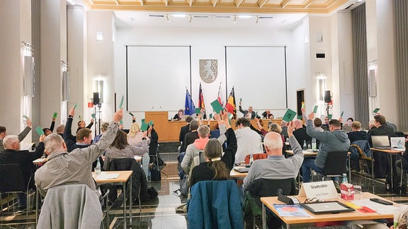 Eine Abstimmung im Stadtrat Weimar.