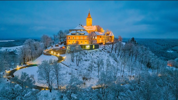 Die Leuchtenburg im Winter. 