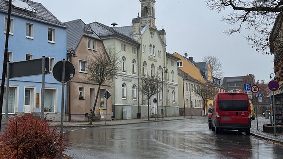 Blick auf das Rathaus in Gefell im Saale-Orla-Kreis.