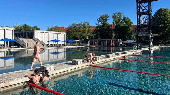 Das Freibad Schwansee in Weimar. 