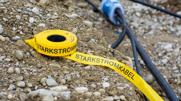 Starkstromkabel auf einer Baustelle