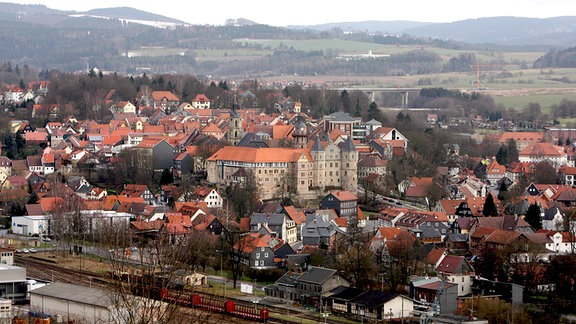 Blick auf Schleusingen mit der Bertholdsburg