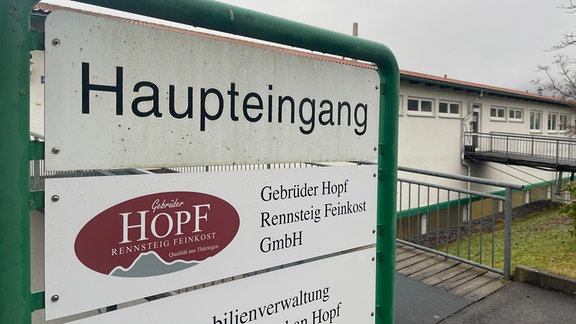 Firmenschild Hopf Feinkost Salate in Floh-Seligenthal