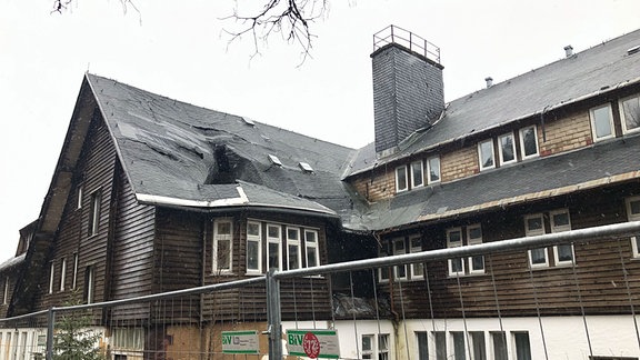 Das alte Golfhotel in Oberhof von außen.