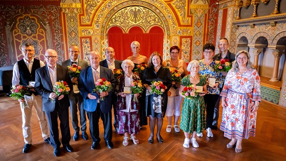 Verleihung der "Thüringer Rose" an Ehrenamtler aus dem ganzen Land. Auf der Wartburg, durch Sozialministerin Heike Werner.