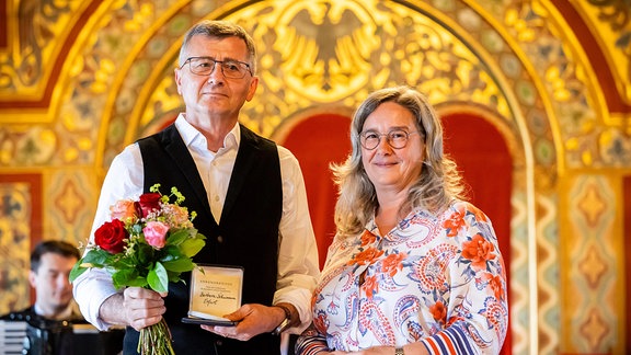 Verleihung der "Thüringer Rose" an Ehrenamtler aus dem ganzen Land. Auf der Wartburg, durch Sozialministerin Heike Werner.