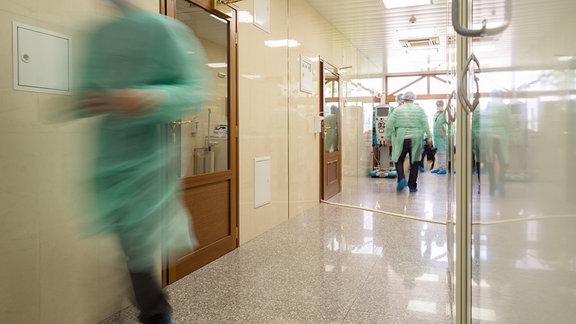 Ein Gang in einem bulgarischen Krankenhaus. 