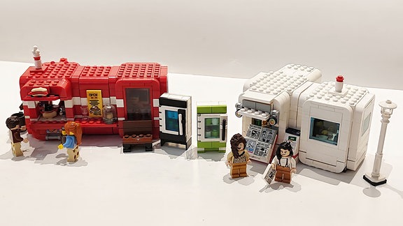 Jugoslawischer Kult-Kiosk K67 als LEGO- Bausatz