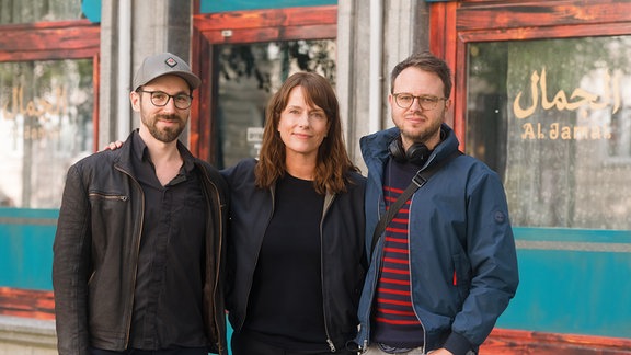 Kameramann Benjamin F. Wieg, Rolle Doreen Brasch (Claudia Michelsen) und Regisseur Florian Knittel (v.l.)