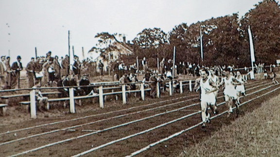 Wettkampf auf dem Sportplatz von Bar Kochba in der Eutritzscher Straße in Leipzig, um 1932, aus dem Archiv des Maccabi-Museums