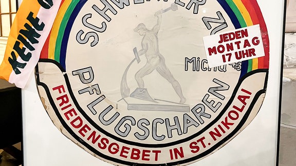 Plakat zum Friedensgebet aus den 1980er-Jahren in der Nikolaikirche Leipzig