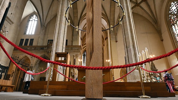 Stele "Ekklesia und Synagoge" für Zusammengehörigkeit von Juden und Christen