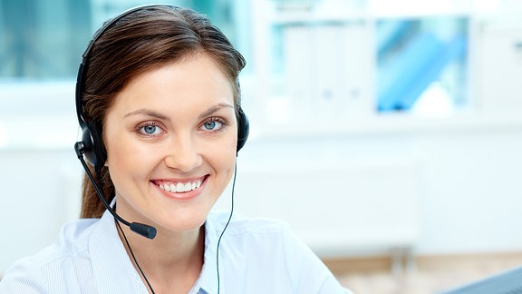 Frau mit Headset