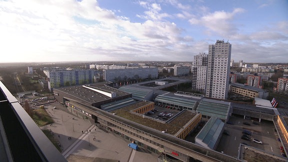 Blick von Hochhaus auf Halle-Neustadt.