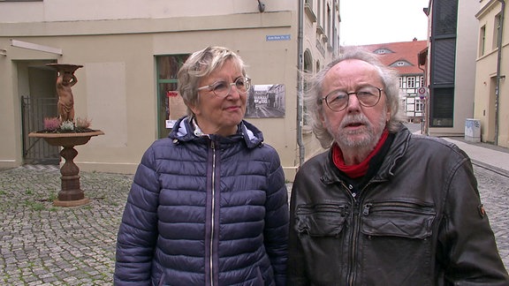 Grafiker Rüdiger Laleike und Bärbel Hornemann, ehemalige Mitarbeiterin Bauverwaltung   in der Stendaler Altstadt