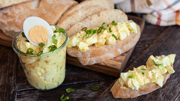 Eiersalat auf Brot