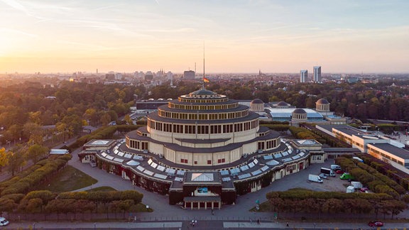 Die Jahrhunderthalle in Breslau aus verschiedenen Perspektiven