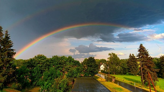 Doppelter Regenbogen über Rotschau