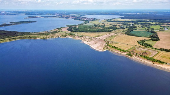 Der Seelhausener See ist ein etwa 622 Hektar großer Tagebaurestsee, der aus dem ehemaligen Braunkohletagebau Rösa hervorgegangen ist