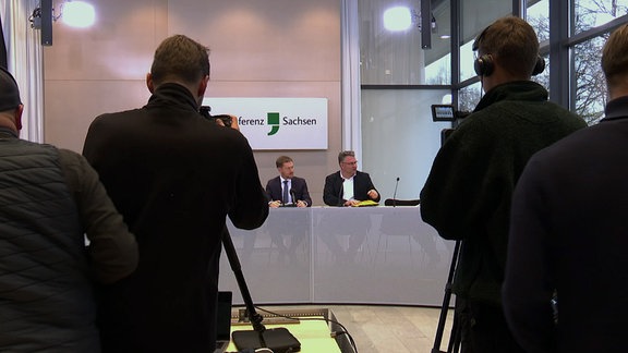 Eine Pressekonferenz.