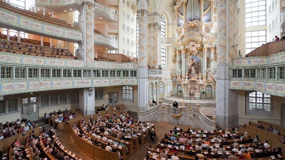 Gottesdienst in der Frauenkirche Dresden am 28. Juni 2009 auf der Kanzel Pfarrer Holger Treutmann