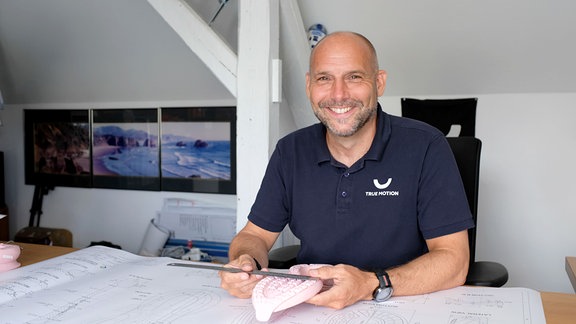 Laufschuh-Erfinder Andre Kriwet in seiner Werkstatt.