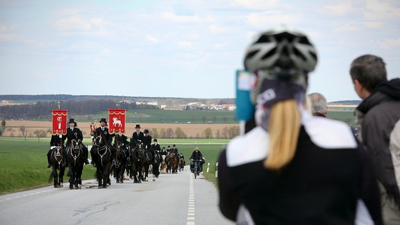 Křižerjo, křižerske procesiony a jutrowne impresije / sorbische Osterreiter und Osterimpressionen aus der Lausitz 2022