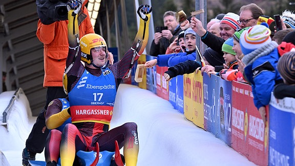 Hannes Orlamünder und Paul Gubitz aus Deutschland jubeln im Ziel.