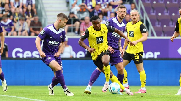 Anthony Barylla (23, Aue), Youssoufa Moukoko ( 18, Dortmund), Boris Tashchy (14, Aue)