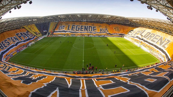 Choreografie im Stadion in Dresden