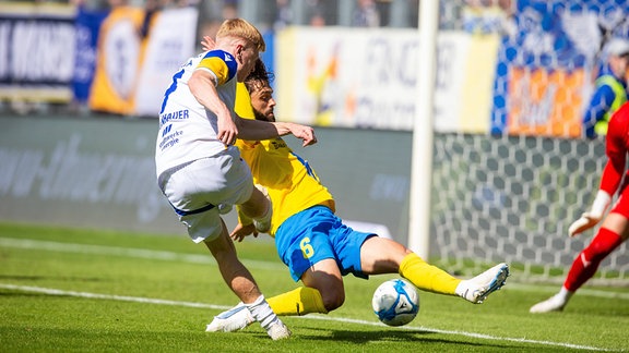 Erik Weinhauer (Jena) gegen Zak Piplica (Leipzig) 