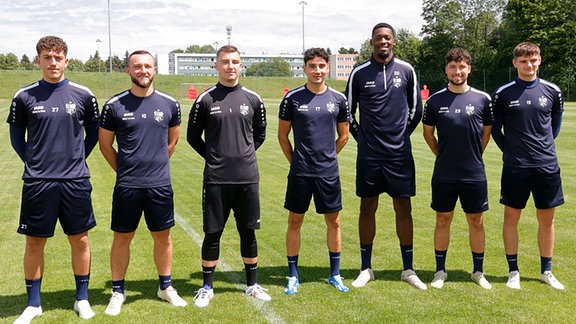 Die Neuen vl: Luis Fischer, Artur Mergel, Daniel Adamczyk, Anton Rücker, Ephraim Eshele, Tom Baumgart und  Ole Schiebold.