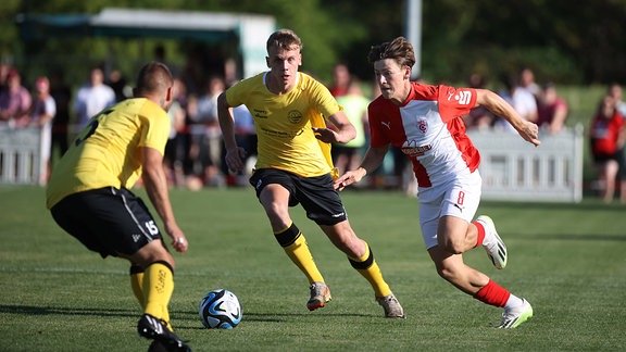 1. SV Sennewitz gegen den Halleschen FC