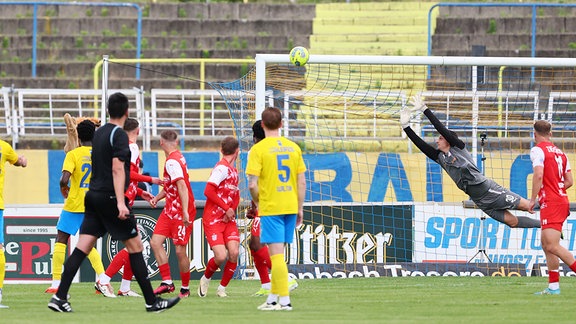 Luca Sirch trifft per Freistoß