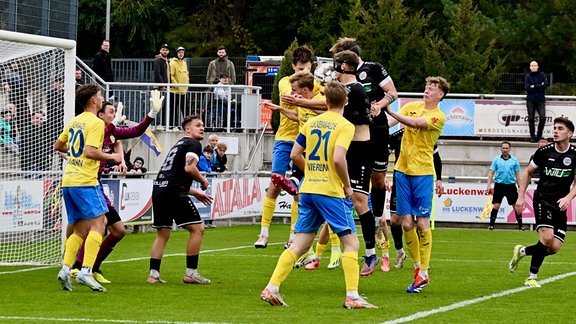 Tom Fischer (VFC Plauen) trifft zum 1:0 gegen Luckenwalde