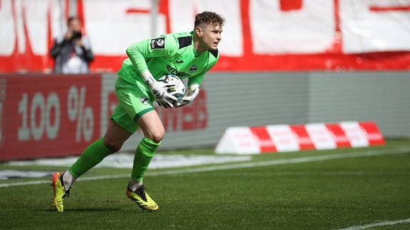 Torwart Tom Müller (SC Verl)