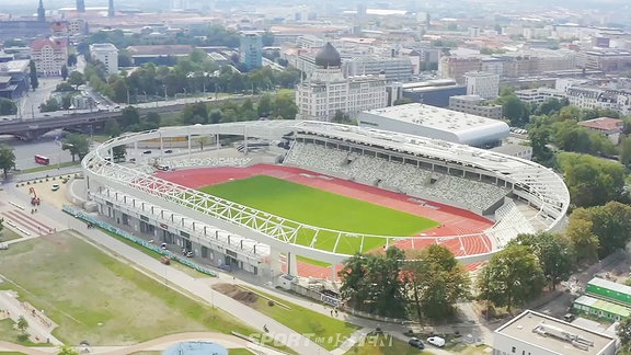 ein Blick auf ein Stadion aus der Luft 