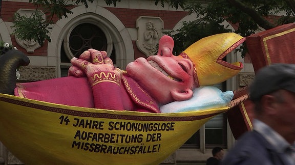 Protestaktion zur mangelnden Aufarbeitung des sexuellen Missbrauchs in der katholischen Kirche 