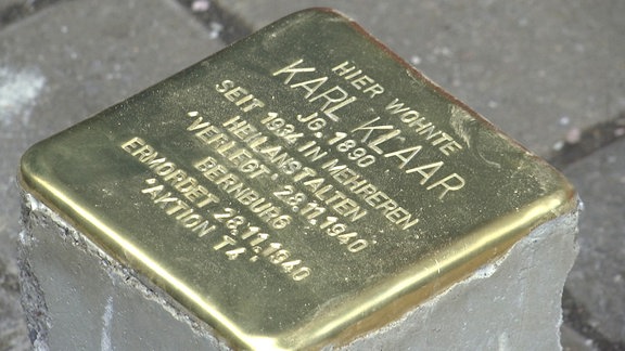 Der erste Stolperstein in Erfurt erinnert an Karl Klaar