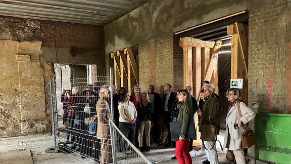 Historiker beim Rundgang durch Schloss Schwarzburg