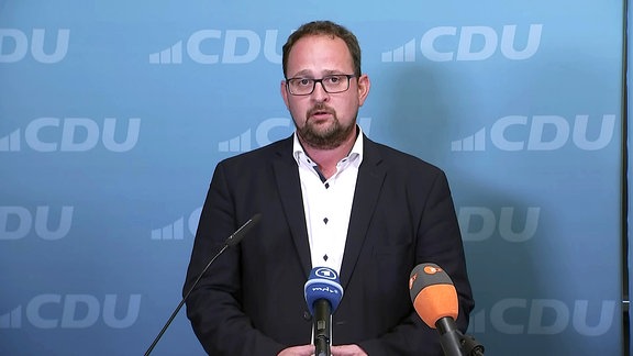 CDU-Politiker Thadäus König auf Pressekonferenz