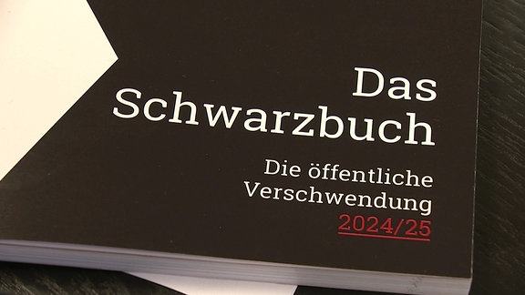 Buchtitel "Das Schwarzbuch"