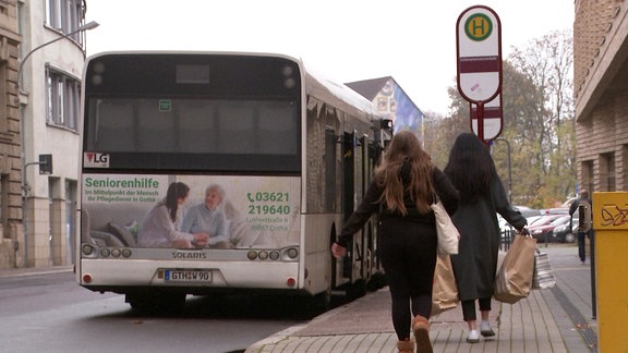 Bus von hinten