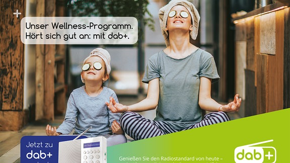 Plakat Frau und Kind beim Yoga