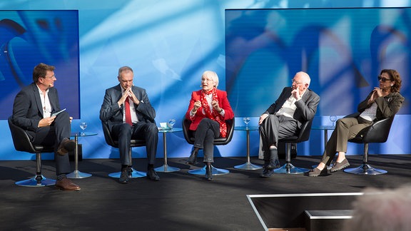 Georg Löwisch, Stefan Raue, Christine Landfried, Günter Verheugen und Elena Bashkirova